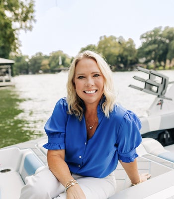 Portrait of Brooke LeMond, Waterfront / Luxury Real Estate Agent.